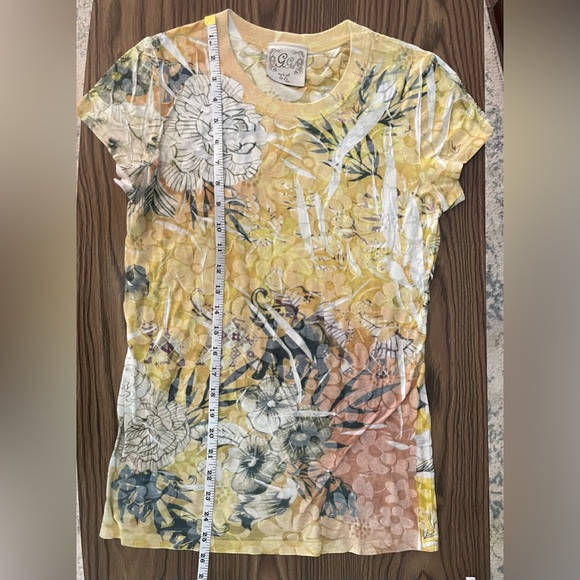 Yellow exotic floral tissue tee with burnout pattern - Picture 3 of 5